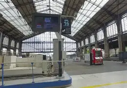 巴黎普利斯客场轻取马赛，豪取联赛领跑()